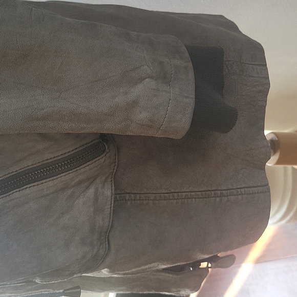 Doma leather jacket - Picture 5 of 11